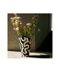 Vase Shadow - Hay